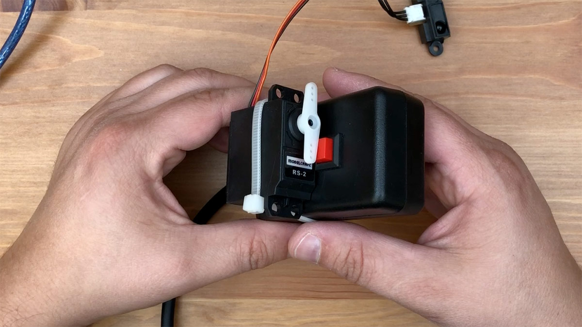 Let's build a Creepy Halloween candy dispenser with Arduino