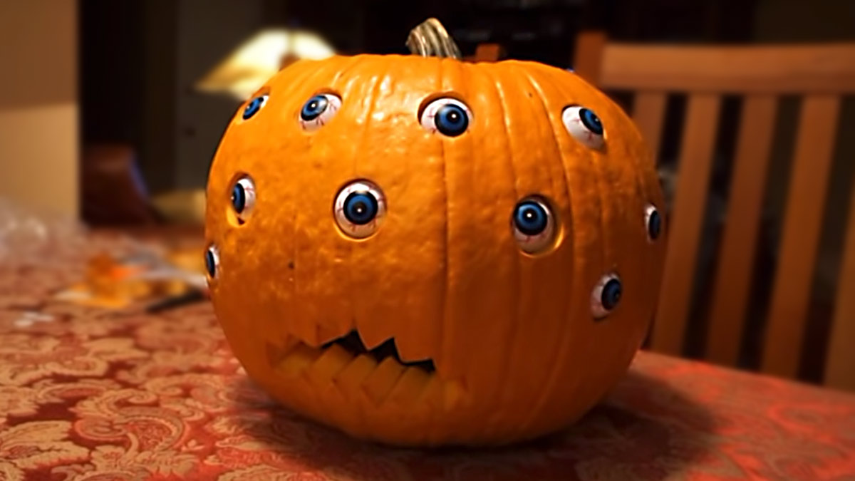 Arduino Halloween Kürbis mit beweglichen Augen und Servos